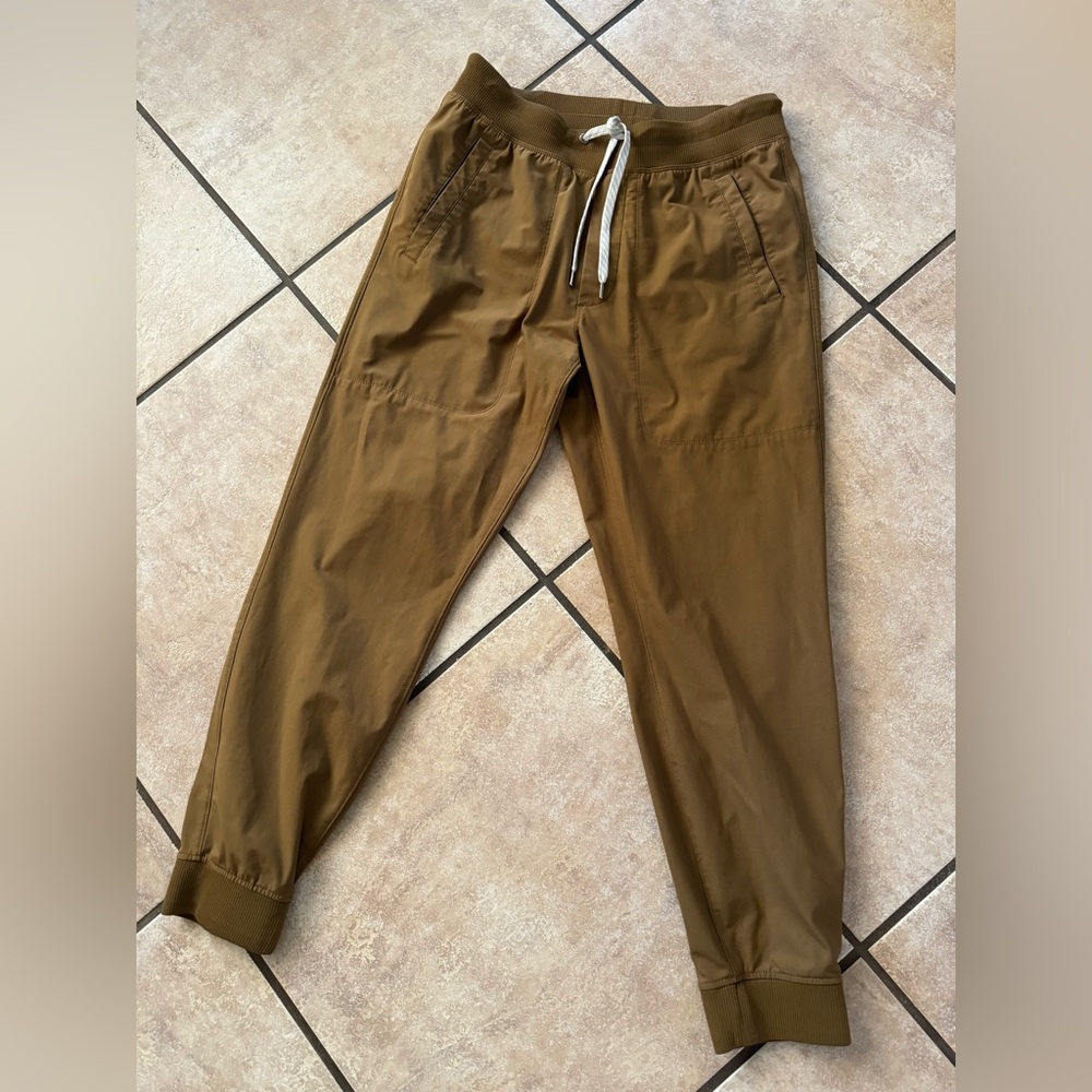 Men’s Vuori Meta Jogger Size M